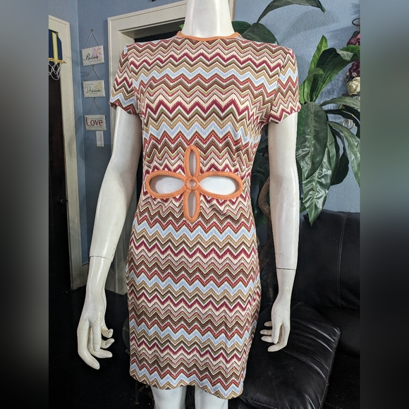 NWT Rue21 Cut Out Bodycon Chevron Mini Dress Size L-XL - Picture 4 of 7